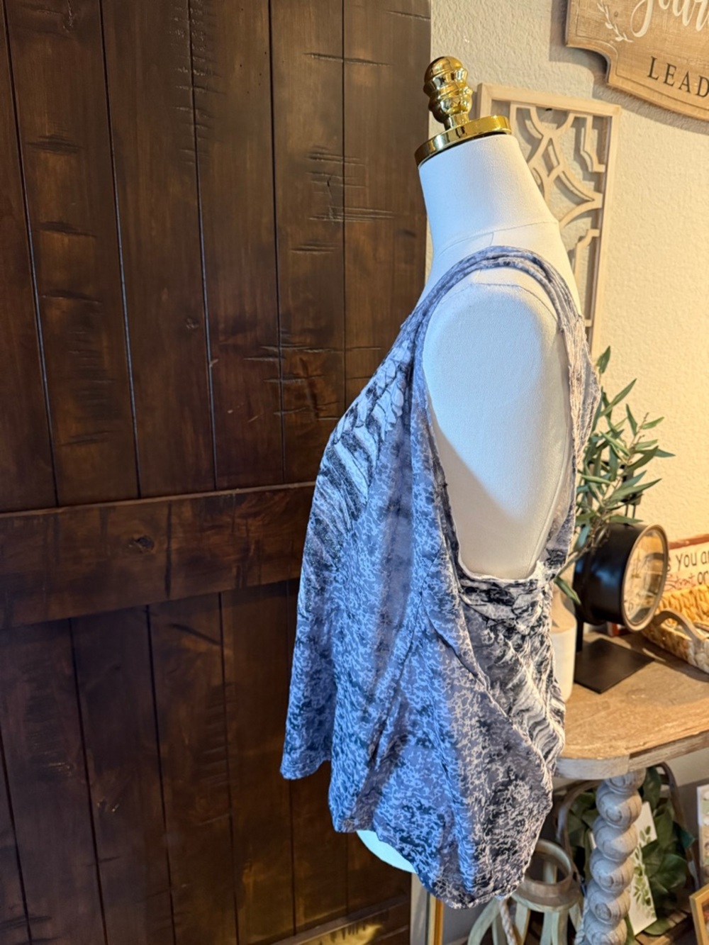 Rock & Republic Gray Wing-Print Sleeveless Tank - Picture 2 of 4